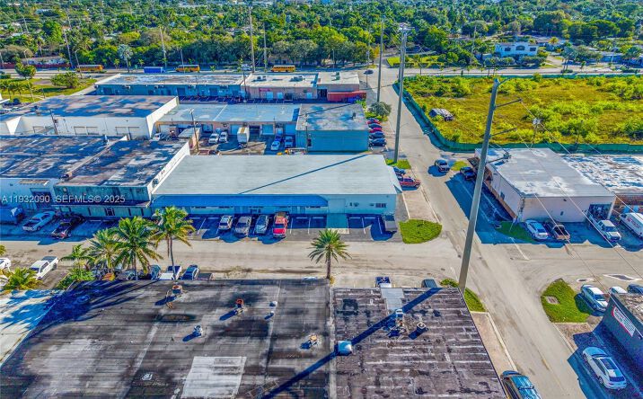 Pictures of Industrial property located at 3560 NW 10th Ave, Oakland Park, FL 33309 for sales - image #1