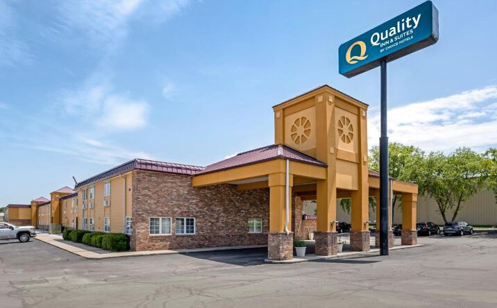 Pictures of Hospitality property located at 1511 Center Park Rd, Lincoln, NE 68512 for sales - image #1