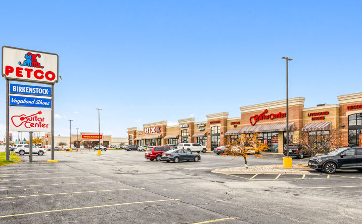 Pictures of Retail property located at 711 N Casaloma Dr, Appleton, WI 54913 for sales - image #1