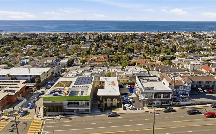Pictures of Multifamily property located at 2121 Pacific Coast Highway, Hermosa Beach, CA 90254 for sales - image #1
