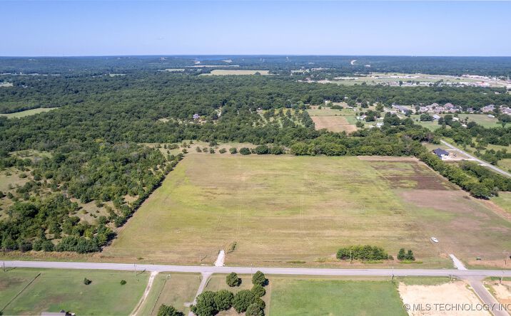 Pictures of Land property located at 910 SE Lenapah Street, Skiatook, OK 74070 for sales - image #1