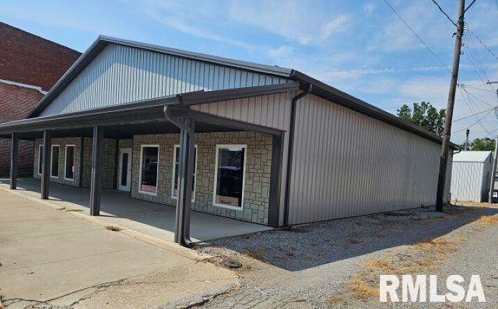 Pictures of Retail property located at 105 E MAIN Street, Ridgway, IL 62979 for sales - image #1