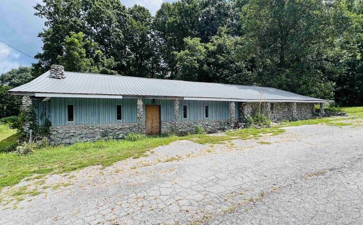 Pictures of Retail property located at 366 IL-1 Route N, Cave In Rock, IL 62919 for sales - image #1