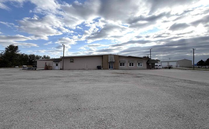 Pictures of Mixed Use, Office, Retail, Special Purpose property located at 1708 SE 3rd Street, Aledo, IL 61231 for sales - image #1