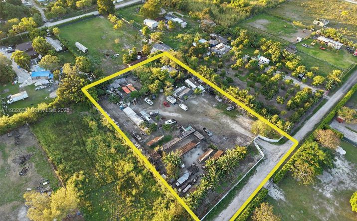 Pictures of Land property located at 15400 SW 207th ave, Miami, FL 33187 for sales - image #1