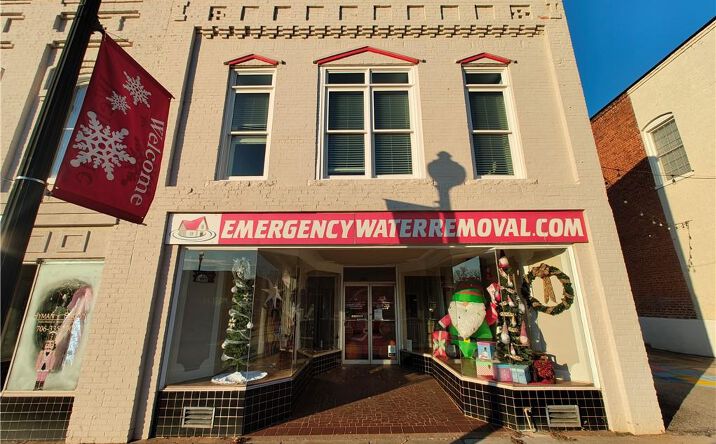Pictures of Retail, Office property located at 15 State Street, Commerce, GA 30529 for sales - image #1
