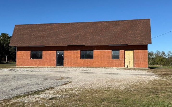 Pictures of Mixed Use, Office, Retail property located at 4645 Camargo Rd, Mount Sterling, KY 40353 for sales - image #1