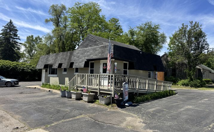 Pictures of Retail, Office property located at 7045 Cooley Lake Road, West Bloomfield, MI 48324 for sales - image #1