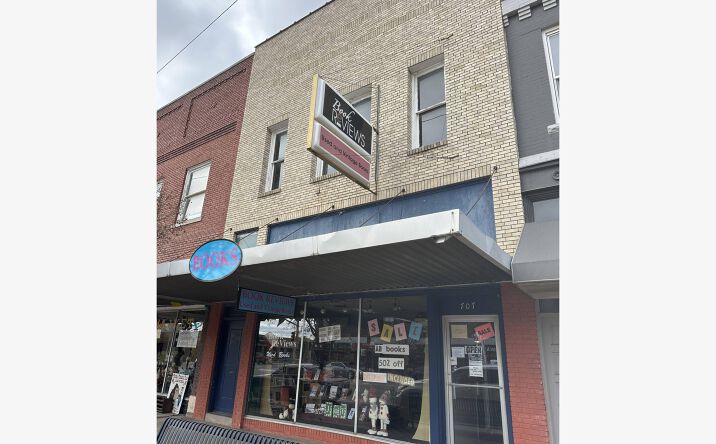 Pictures of Office, Retail property located at 707 N Main St, Newton, KS 67114 for sales - image #1