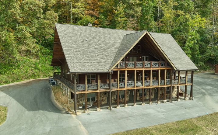 Pictures of Hospitality property located at 173 Rafter Rd, Tellico Plains, TN 37385 for sales - image #1