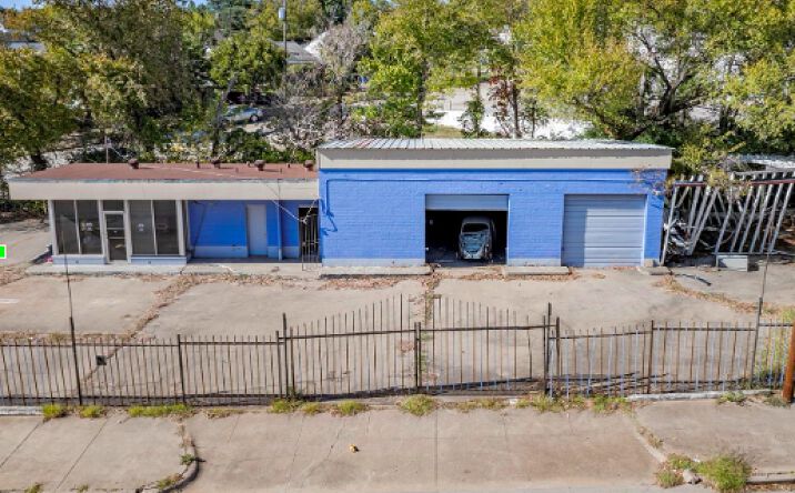 Pictures of Retail property located at 1111 Fort Worth Ave, Dallas, TX 75208 for sales - image #1