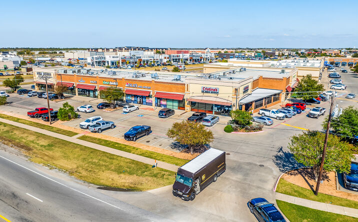 Pictures of Retail property located at 724 U.S. 80 Frontage Rd, Forney, TX 75126 for sales - image #1