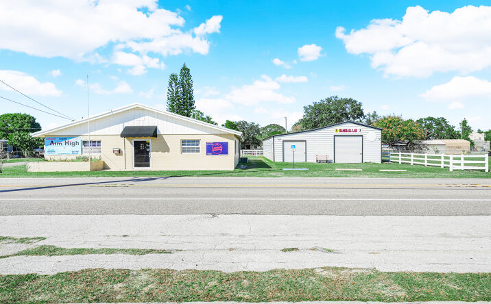 Pictures of Office, Retail property located at 109 N 3rd St, Eagle Lake, FL 33839 for sales - image #1
