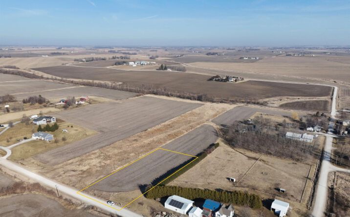 Pictures of Land property located at 71 330th St., West Branch, IA 52358 for sales - image #1
