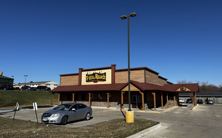 Pictures of Retail, Special Purpose property located at 1500 W 18th St S, Newton, IA 50208 for sales - image #1
