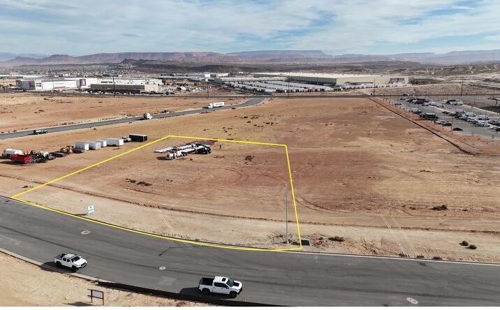 Pictures of Land property located at 4808 S Trademark Dr, St. George, UT 84790 for sales - image #1
