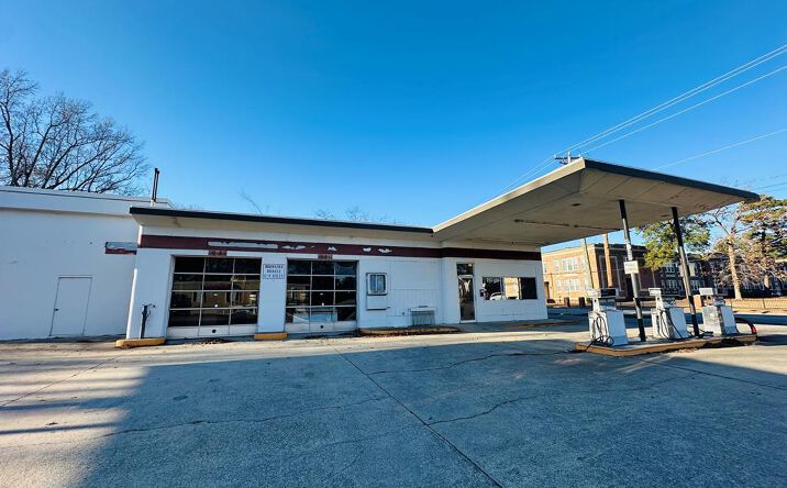 Pictures of Retail property located at 100 Academy St S, Ahoskie, NC 27910 for sales - image #1