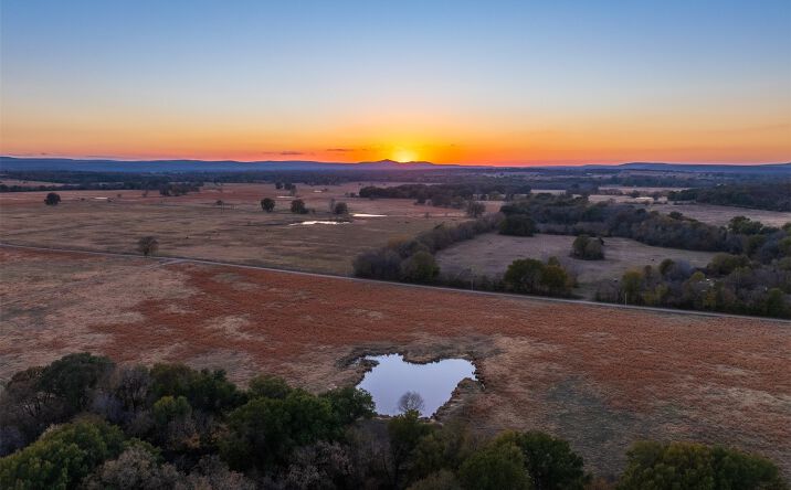 Pictures of Land property located at 60 S County Road 4440, McCurtain, OK 74944 for sales - image #1