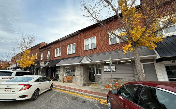 Pictures of Mixed Use, Office, Retail property located at 145 Suffolk Ave, Richlands, VA 24641 for sales - image #1