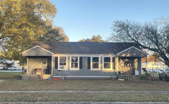 Pictures of Multifamily property located at 3733 & 373 Harvard Street 2 units, Lake Charles, LA 70607 for sales - image #1