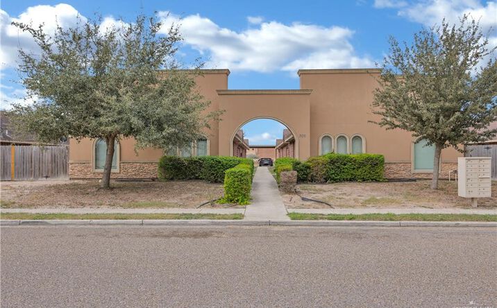 Pictures of Multifamily property located at 309 Baltic Avenue, Edinburg, TX 78539 for sales - image #1