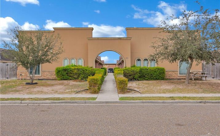 Pictures of Multifamily property located at 315 Baltic Avenue, Edinburg, TX 78539 for sales - image #1