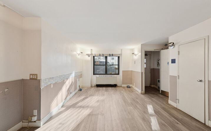 Pictures of Office property located at 1036 Park Ave, New York, NY 10028 for sales - image #1