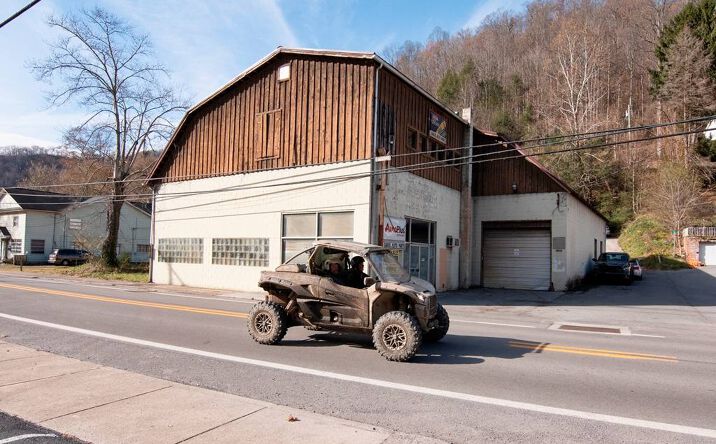 Pictures of Mixed Use, Retail property located at 1002 Guyandotte Ave, Mullens, WV 25882 for sales - image #1