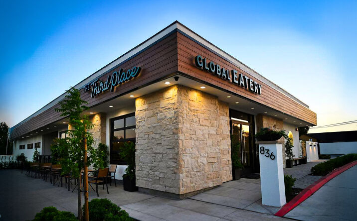 Pictures of Retail property located at 836 Pollasky Ave, Clovis, CA 93612 for sales - image #1