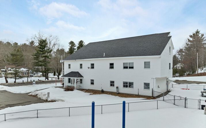 Pictures of Office property located at 40 Mammoth Rd, Londonderry, NH 03053 for sales - image #1