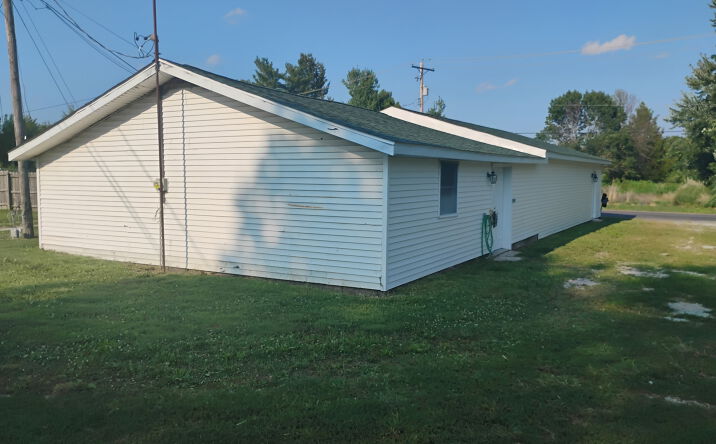 Pictures of Special Purpose property located at 210 Springfield Rd, Gillespie, IL 62033 for sales - image #1