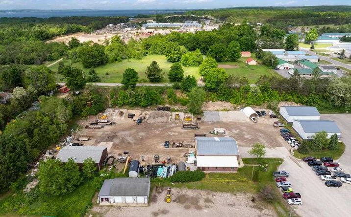 Pictures of Special Purpose property located at 1084 Mcbride Drive, Harbor Springs, MI 49740 for sales - image #1