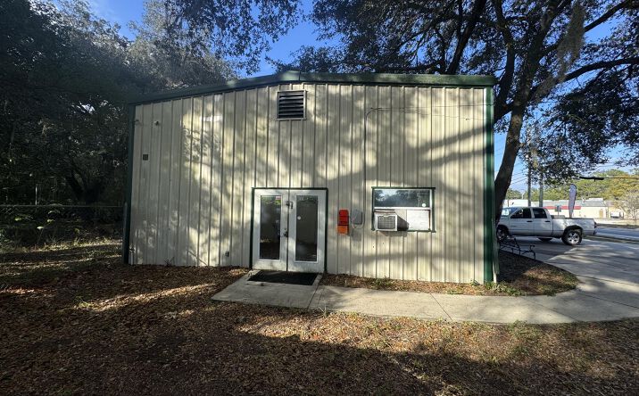Pictures of Business for Sale, Retail property located at 15050 NE US HWY 301, Waldo, FL 32694 for sales - image #1