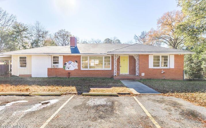 Pictures of Office property located at 2458 locksley Drive, Macon, GA 31206 for sales - image #1