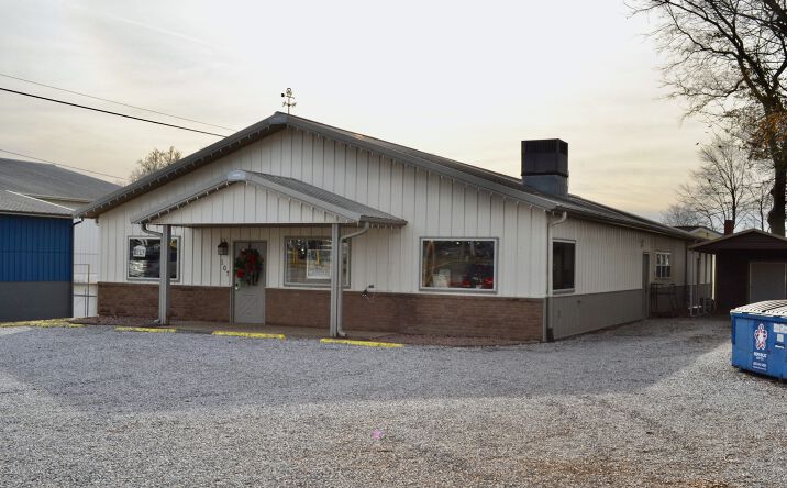 Pictures of Office, Retail property located at 107 W Main St, Albion, IL 62806 for sales - image #1