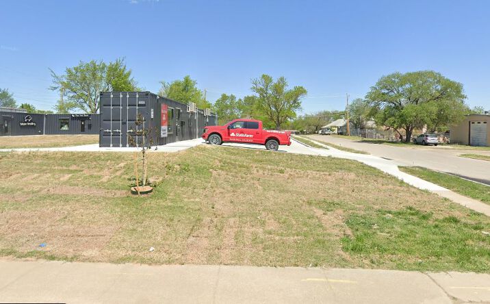 Pictures of Office property located at 1600 SW Frank Phillips Blvd, Bartlesville, OK 74003 for sales - image #1