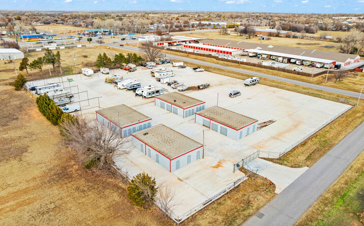 Pictures of Self Storage property located at 305 S Czech Hall Rd, Mustang, OK 73064 for sales - image #1