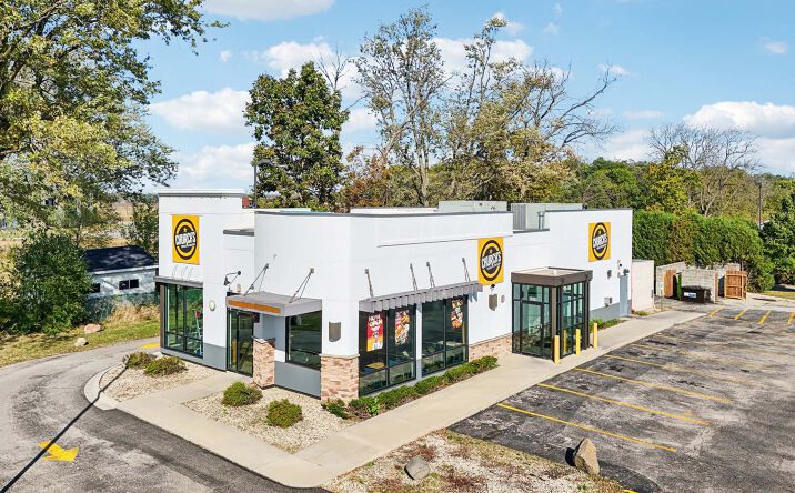 Pictures of Retail property located at 1324 Nygaard St, Stoughton, WI 53589 for sales - image #1