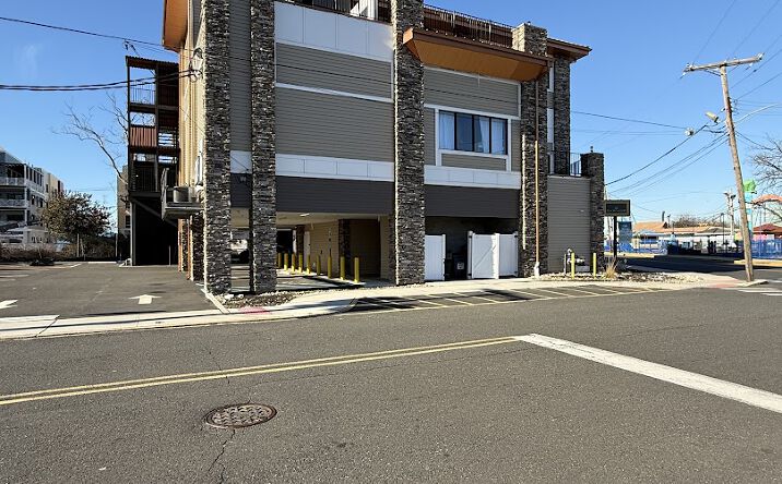 Pictures of Retail property located at 260-262 Beachway Ave, Keansburg, NJ 07734 for sales - image #1