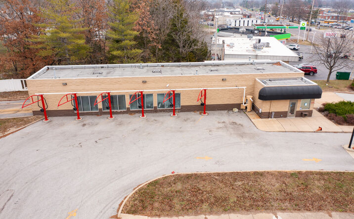 Pictures of Retail, Special Purpose property located at 3701 Southern Manor Dr, St. Louis, MO 63125 for sales - image #1