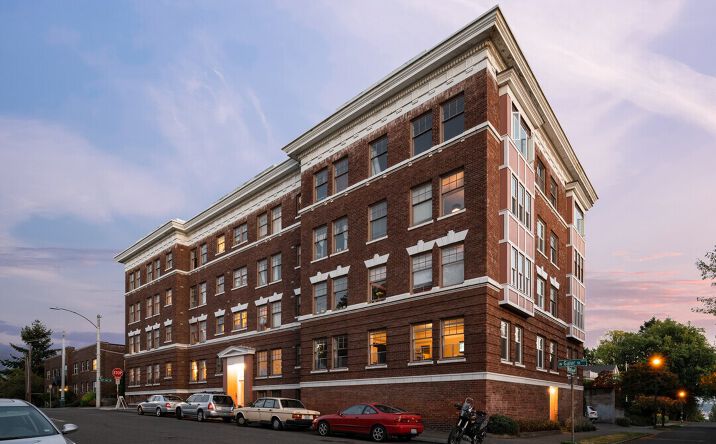 Pictures of Multifamily property located at 621 W Galer St, Seattle, WA 98119 for sales - image #1