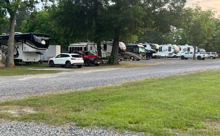 Pictures of Hospitality, Mobile Home Park, Multifamily, Self Storage property located at 418 TX-19, Crockett, TX 75835 for sales - image #1