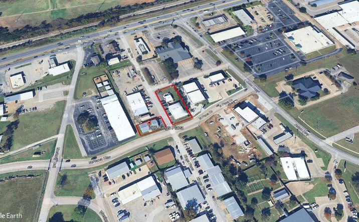 Pictures of Retail, Mixed Use property located at 206 Kings Plaza, Granbury, TX 76049 for sales - image #1