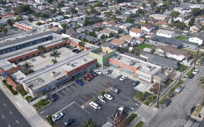 Pictures of Retail property located at 1075 E Pacific Coast Hwy, Long Beach, CA 90806 for sales - image #1