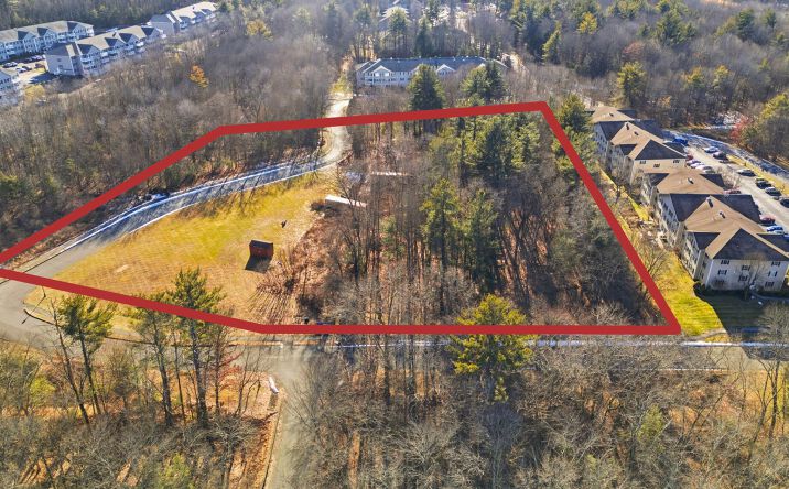 Pictures of Land property located at 30 Greenleaves Dr, Amherst, MA 01002 for sales - image #1