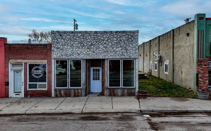 Pictures of Mixed Use property located at 317 SW Main Street SW, Ronan, MT 59864 for sales - image #1