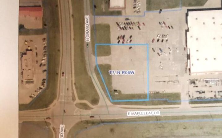 Pictures of Land property located at 3-71-6 N Grand Avenue, Mount Pleasant, IA 52641 for sales - image #1