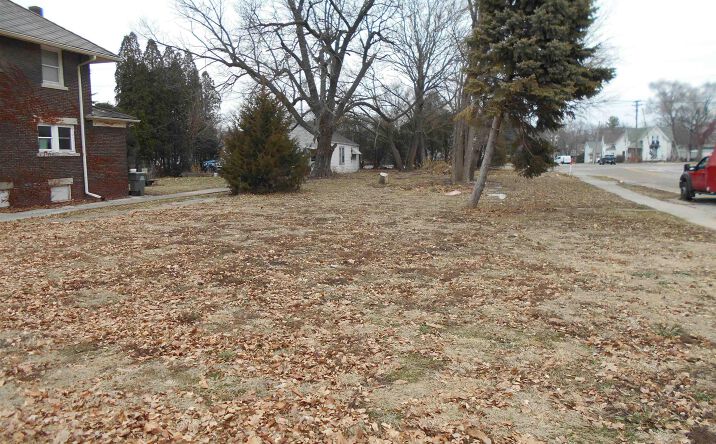 Pictures of Land property located at 202 W CARROLL Street, Macomb, IL 61455 for sales - image #1
