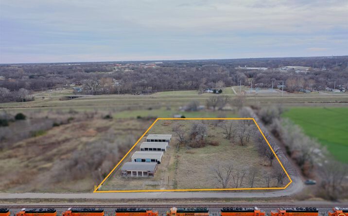 Pictures of Industrial property located at 3201 SE Bates RD, Topeka, KS 66607 for sales - image #1
