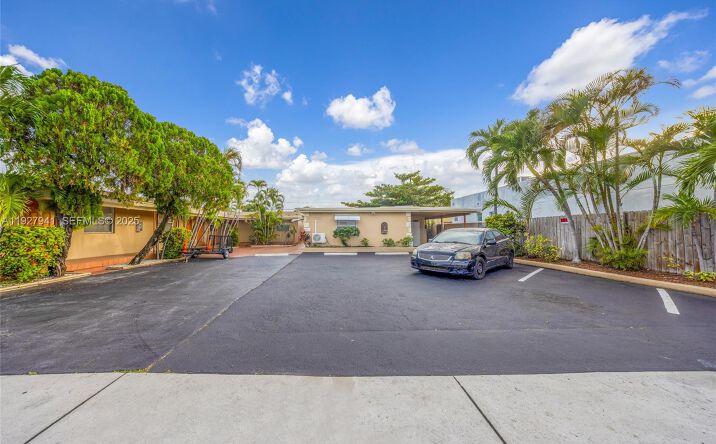 Pictures of Multifamily property located at 6124 Pembroke Rd # 8 #1-8, Miramar, FL 33023 for sales - image #1